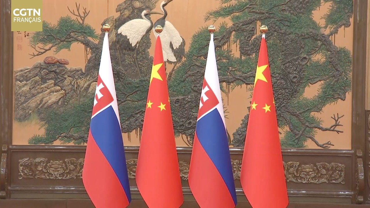 Xi Jinping s'entretient avec le président slovaque