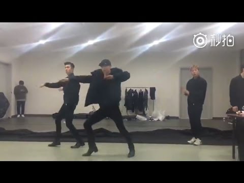 161231 Zhang Yixing LAY dancing to NLT Let Me Know (Lyle Beniga Choreography)
