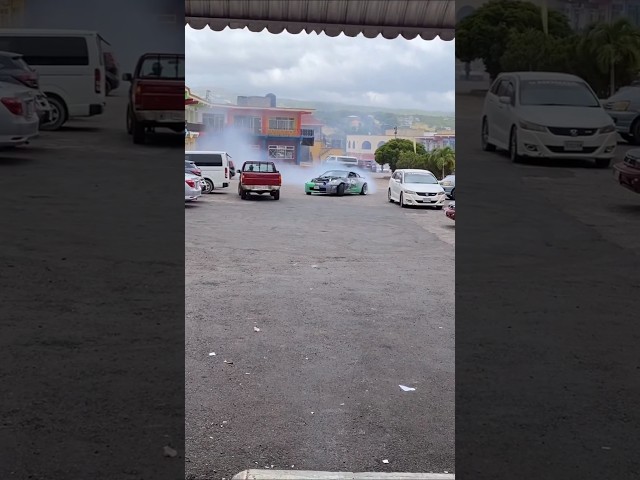 Nissan 350z Parking Lot Crazy Drift #drift #shorts #shortvideo #350z #nissan #powerslide #automobile