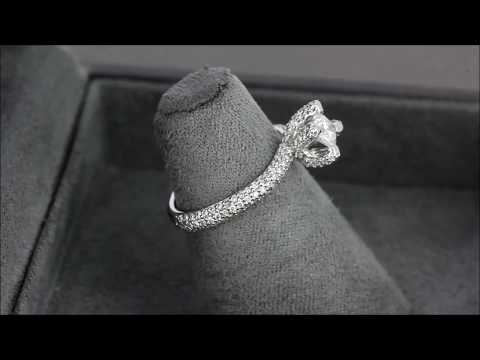 Помолвочное кольцо из белого золота с бриллиантом