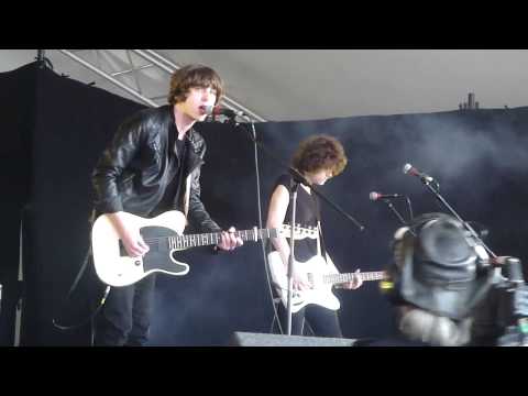 Catfish and the Bottlemen - Sidewinder (live) - Reading Festival 2013, Lock Up Stage, 24 August 2013