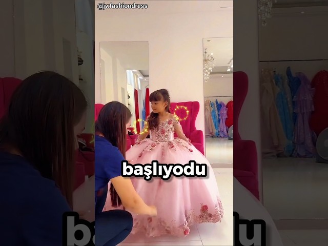 Prensese dönüşen kız 😍  (@jv.fashiondress - IG)
