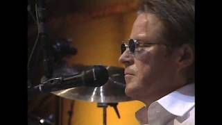 Eagles perform &quot;Hotel California&quot; at the 1998 Rock &amp; Roll Hall of Fame Induction Ceremony