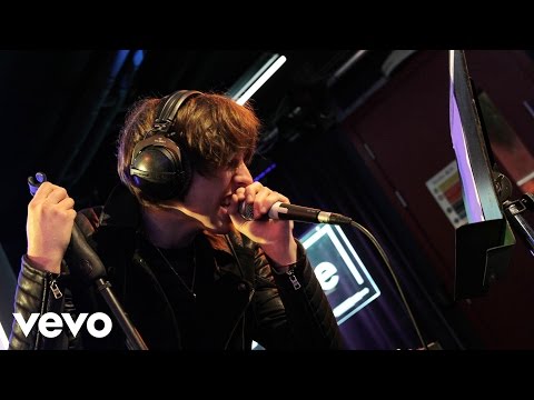 Catfish and the Bottlemen - Kathleen in the Live Lounge