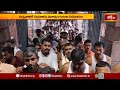 శ్రీశైలం మల్లన్న ఆలయానికి పెరిగిన భక్తుల రద్దీ.. భక్తులతో సందడిగా మారిన ఆలయ పరిసరాలు | Srisailam