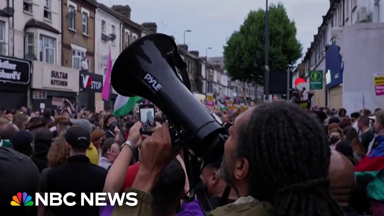 'We will not be divided': U.K. counter-protestors march in solidarity with refugees and migrants