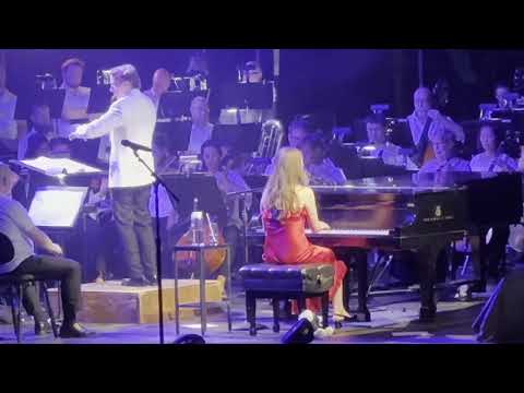 "California And Me" Performed by Laufey, Live at Chartway Arena (7/31/25)