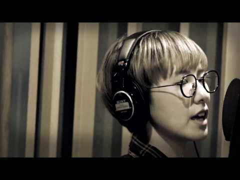 Charisma.com - classic glasses (making movie)