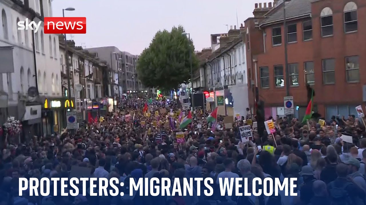 Hundreds of anti-racism protesters chant 'migrants welcome' in Liverpool