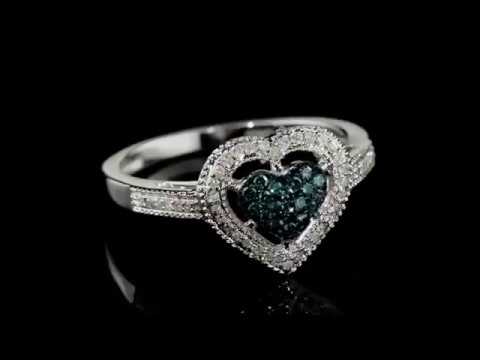 Золотое кольцо в виде сердца с бриллиантами 