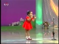 ילדה קטנה שרה אופרה