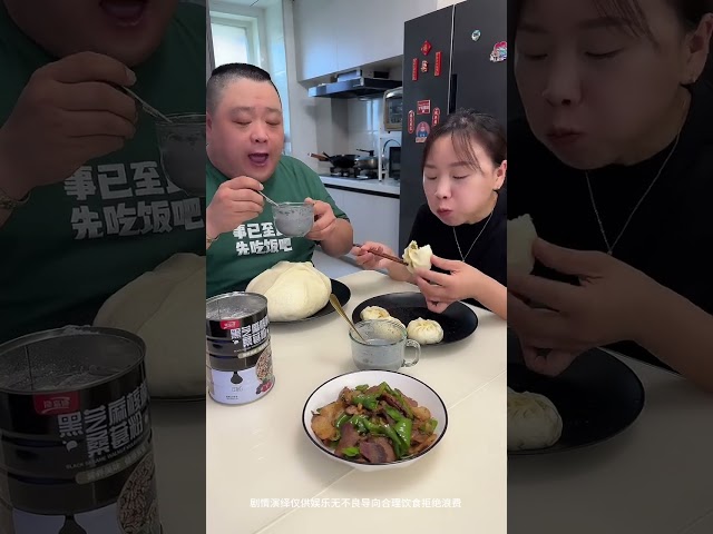 蠢老公以為自己聰明，搶到了大包子，其實都是麵粉沒有肉餡