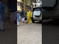Kareena Kapoor पति Saif और बच्चों जेह-तैमूर के साथ अपने घर के बाहर हुईं स्पॉट  - 00:29 min - News - Video
