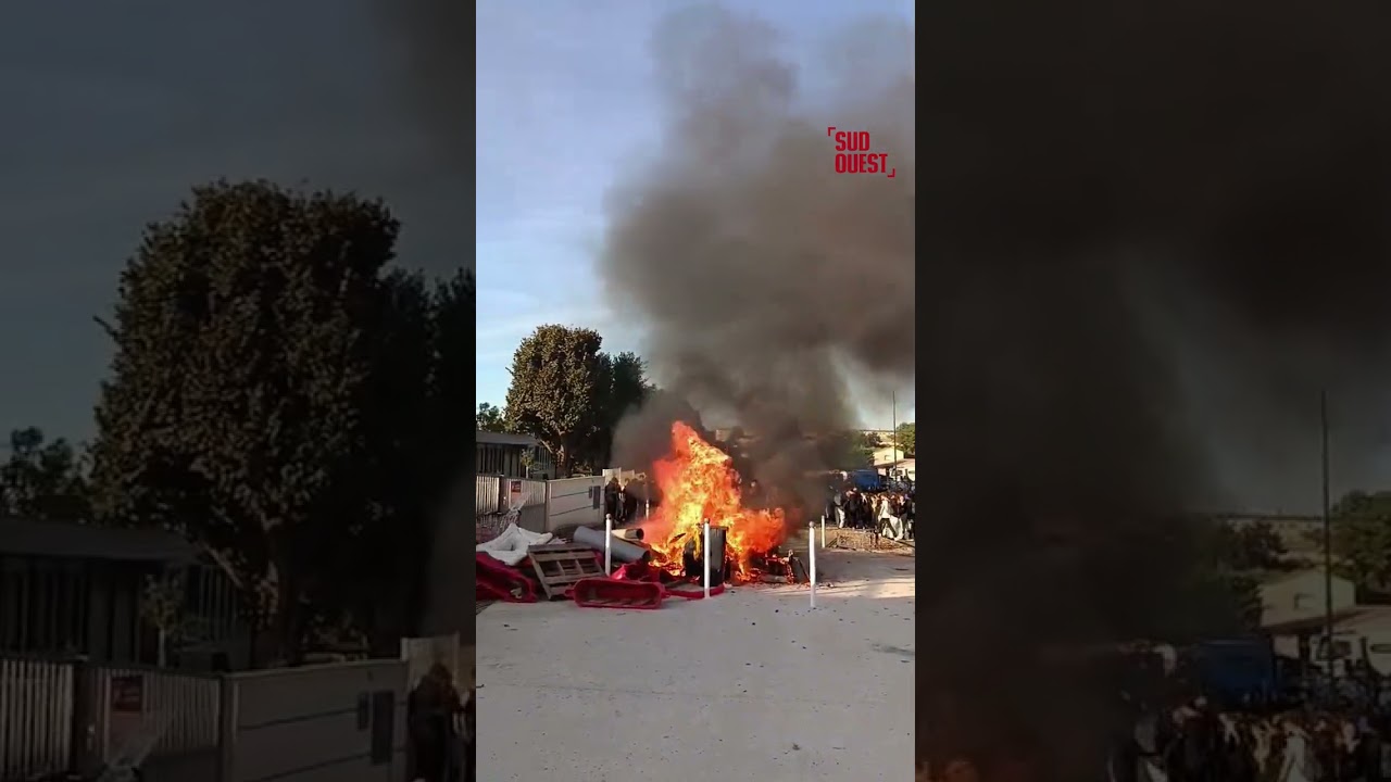 Blocage des lycées | Au lycée Vieljeux à La Rochelle, les élèves ont lancé le blocus avec u...