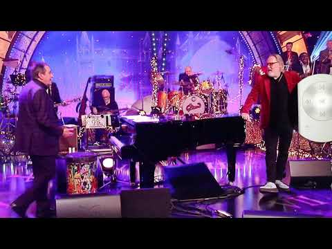 Jools Holland Hootenanny 2021-2022- Vic Reeves singing Dizzy "Happy New Year"