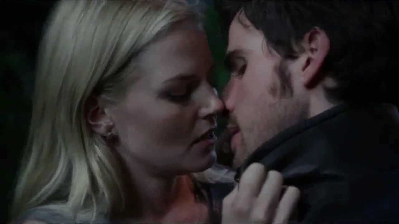 feier-vorsitzende-aufregung-once-upon-a-time-hook-and-emma-kiss-passen