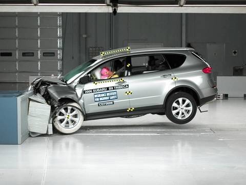 Видео краш-теста Subaru Tribeca 2005 - 2007