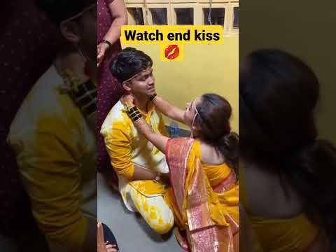 bride and groom Marathi wedding kissing video 💋