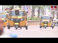 ట్రాఫిక్ సిగ్నల్స్ వద్ద  గ్రీన్ మ్యాట్స్.. వైరల్ వీడియో |  Jordar News | hmtv  - 01:52 min - News - Video