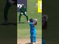 Sanju Samson Pulls  A Bouncer to the Boundary | SAvIND 3rd ODI  - 00:14 min - News - Video