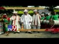 AP Minister Palle Raghunath Reddy dances in Vijayawada Sankranthi celebrations