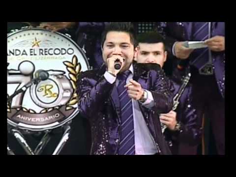 Banda El Recodo, Presentacion y Popurri Te Ofrezco un Corazon - Que Bonito