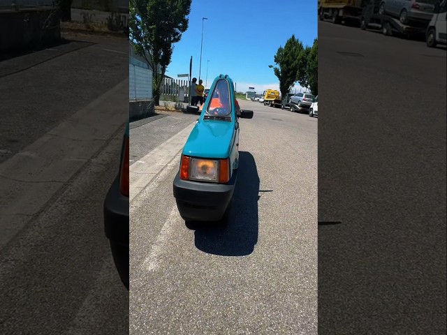 Une Voiture de 50 cm Qui Roule Vraiment ! #shorts