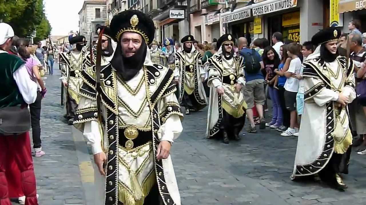 desfile de las tres culturas en Ávila. Fuente: Youtube