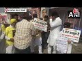 INDIA Alliance Rally: Congress कार्यकर्ताओं ने आंखों पर पट्टी बांधकर जताया विरोध | Ramlila Maidan - 02:21 min - News - Video