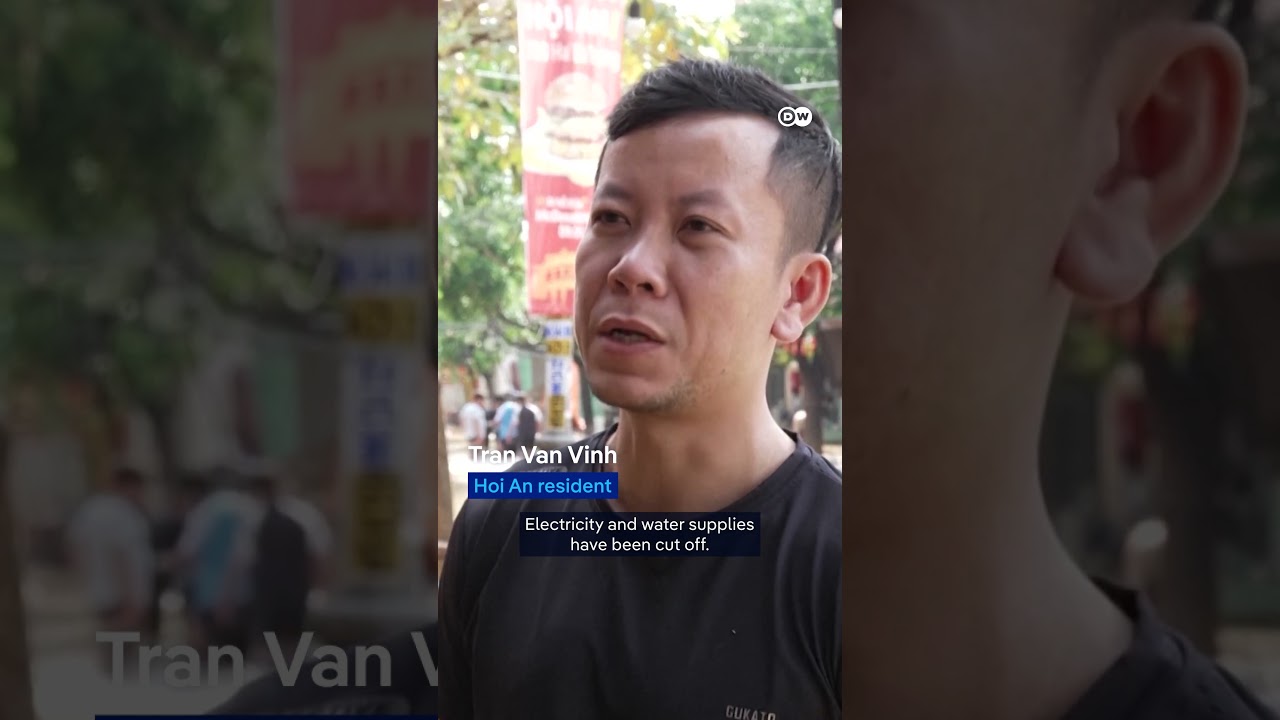 Deadly floods hit central Vietnam | DW News