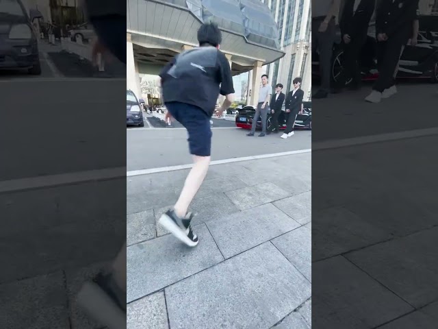 又是这该死的压迫感#周公谨