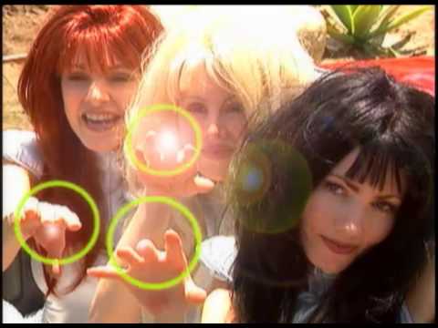 Space Girls in Beverly Hills'