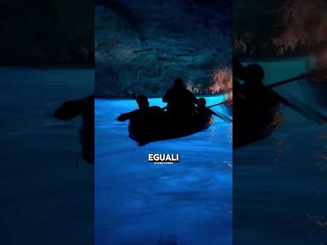 Perché tutti vogliono vedere questa grotta blu incredibile?
