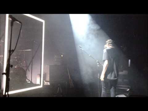 The 1975 - Falling for you (live in Paris)