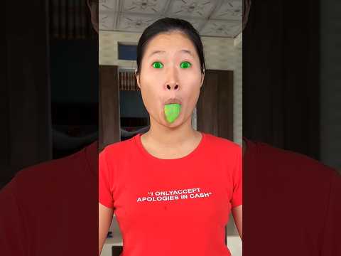 Hana eats chili peppers, papayas🤤😲, and lizards in a funny😂 way #shorts by Hana#723