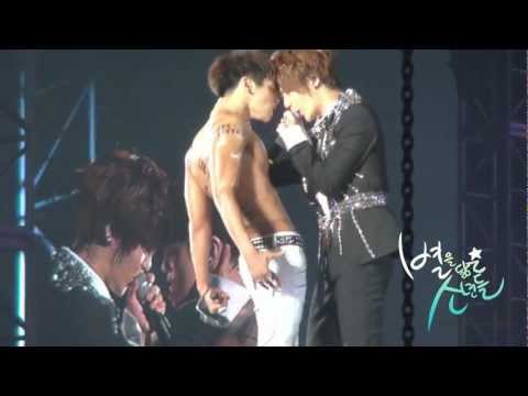 120722 SHINee World Concert 2 in Seoul(jonghyun & taemin)