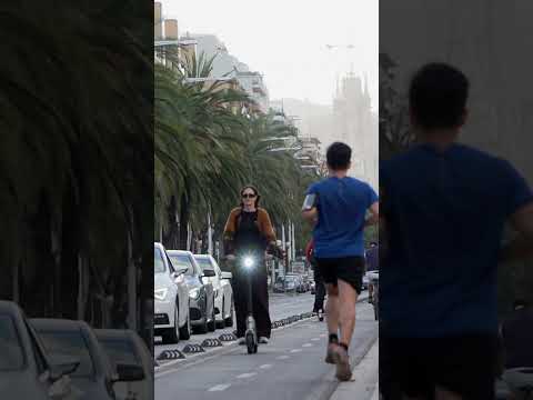 e-Scooter riding in Barcelona - A Pure Advance adventure