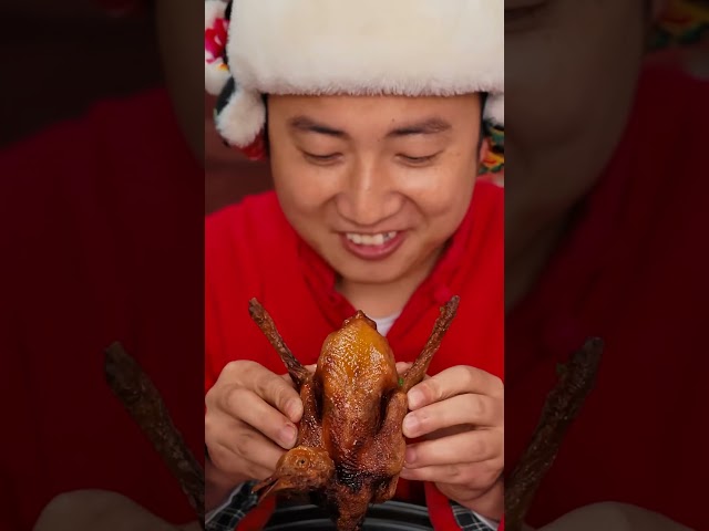 Is Ah Niu afraid of Boss Ya or the dragon slayer in his hand  #food