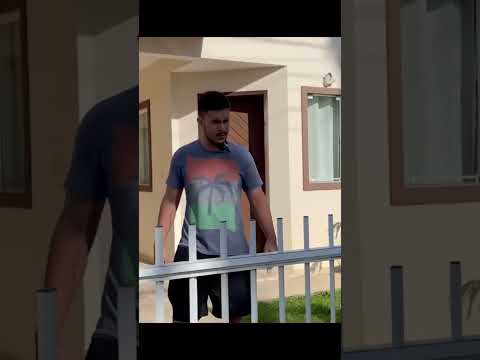 Vendedor de doce dá lição de vida ao rapaz que lhe desprez0u!