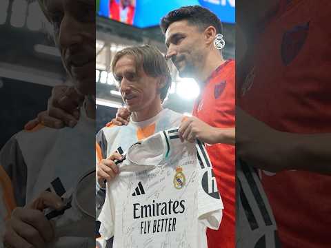 🎬 Behind the scenes at the Bernabéu for the last time this year! 👀 #RealMadrid