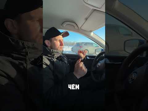 Как быстро разморозить лобовое стекло?