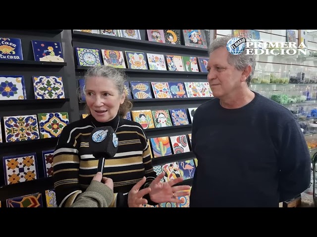 Los artistas Viviana Roth y Marcos Barretos del Rincón Venecitas presentaron la segunda exposición que cuenta con alrededor de un centenar de objetos realizados con esta antigua técnica. La misma puede visitarse en el Multicultural de la costanera.
