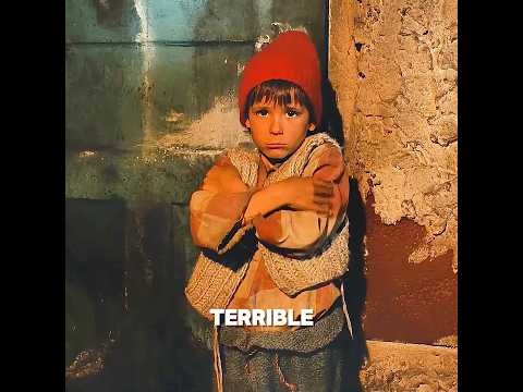 El niño se hizo más pequeño solo para jugar con sus amigos. #movie #peliculas #shorts