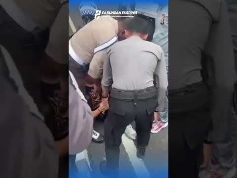 ‘Dijemput’ Propam, Oknum Polisi Nangis Histeris #s #shortvideo #beritaterkini #news