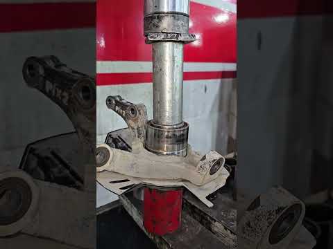 hyundai elantra front wheel bearing replacement complete <strong>guide</strong> #automotive #mechanic #garage #shorts