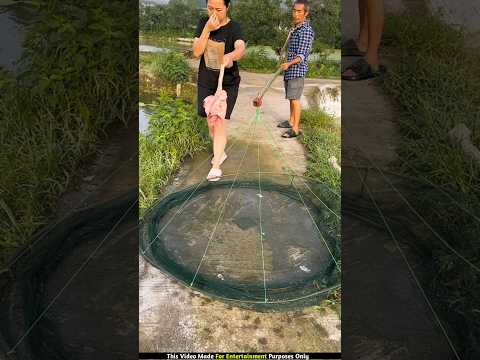 बुड्ढे ने पकड़ी मांस से मछलीयां 🥵🐬 #shorts