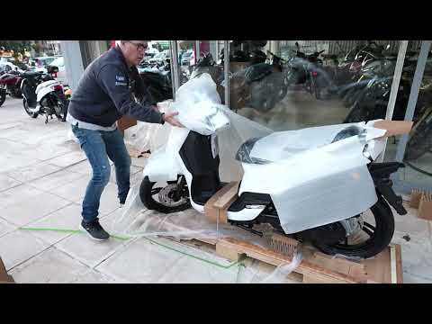 unboxing το νέο Peugeot TWEET 200cc