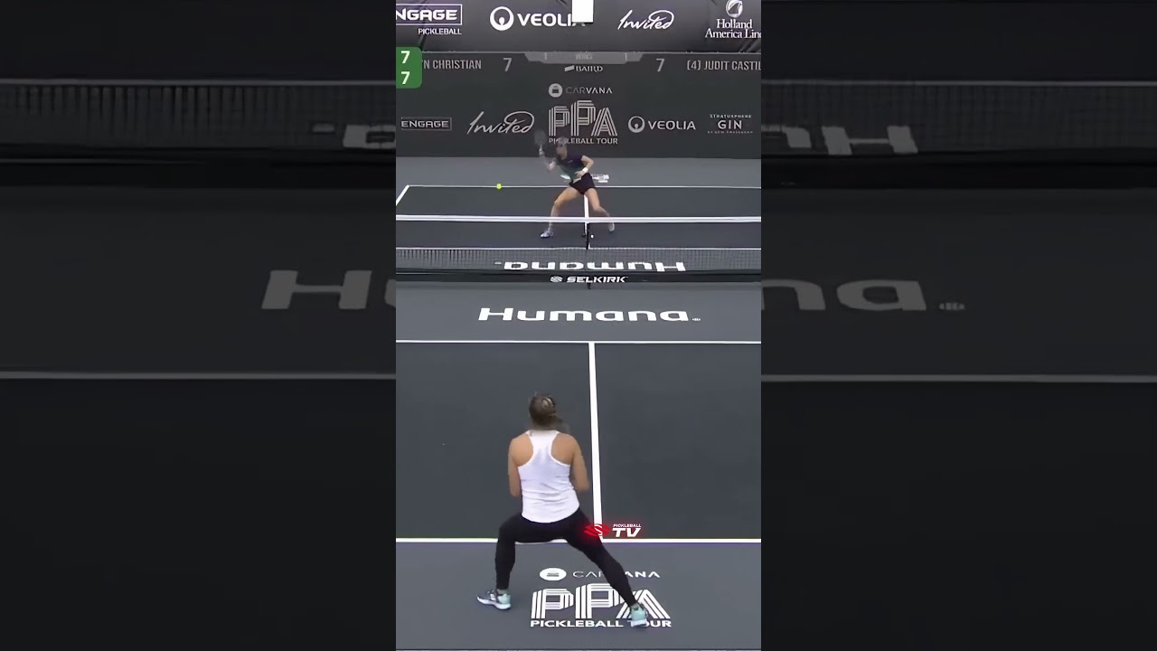 Masterful display of skill by Judit with this 2-handed backhand winner 🏆