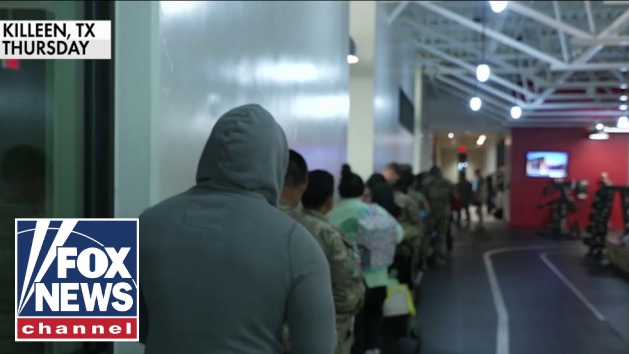 Military families turn to food banks as shutdown hits SNAP benefits