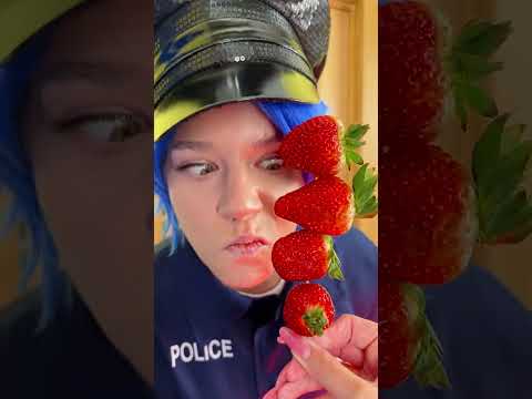 💋 Strawberry Lips, Secret Success! 🍓 Would you dare try this trick? 😏